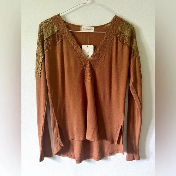 The Nines NWT Lace Detail Burnt Orange Top - Size S - Picture 2 of 3